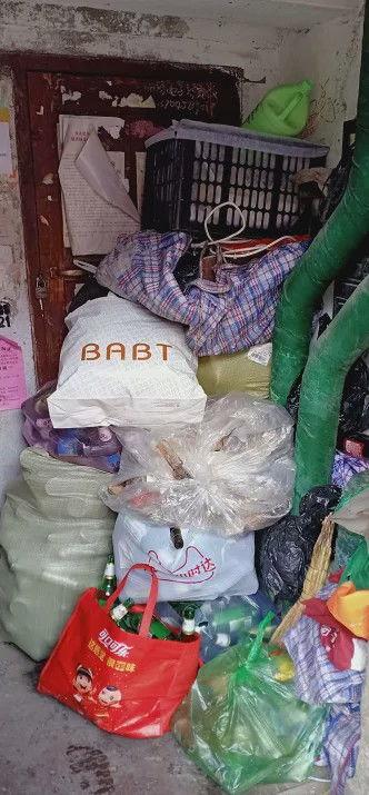 网友爆料邻居怎么办呢视频,网友爆料邻居怎么办？视频揭示邻里纠纷处理之道